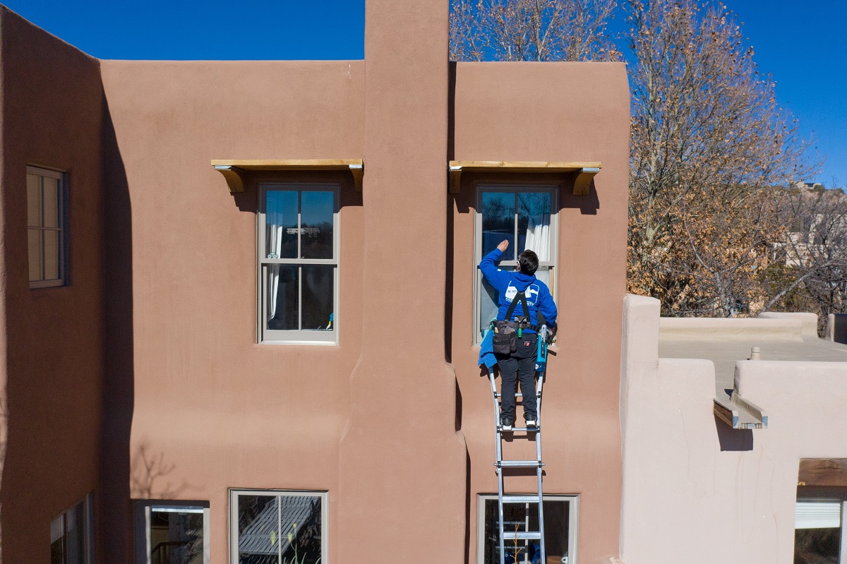 clean windows ladder